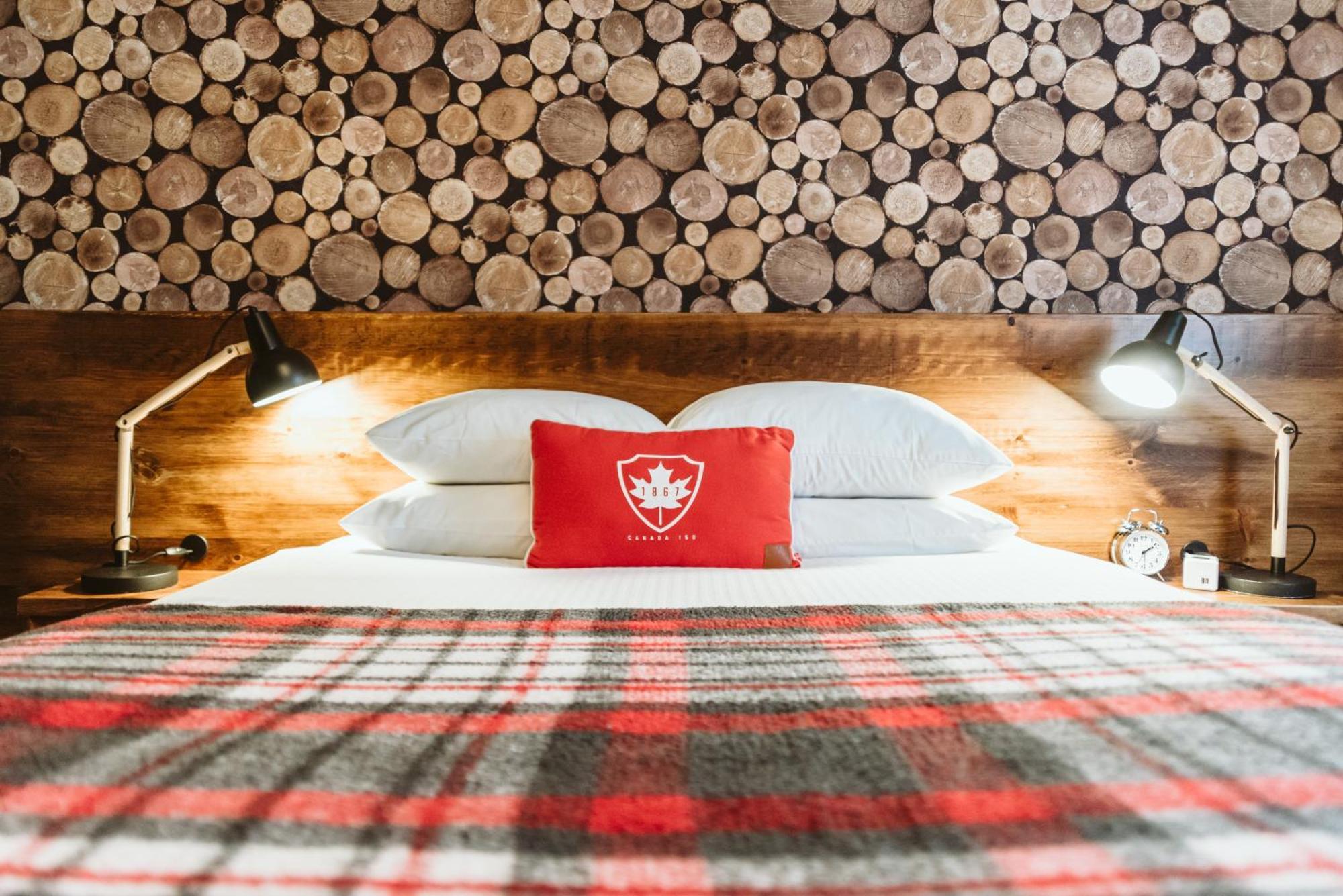 The Grove Hotel Kingsville Bagian luar foto