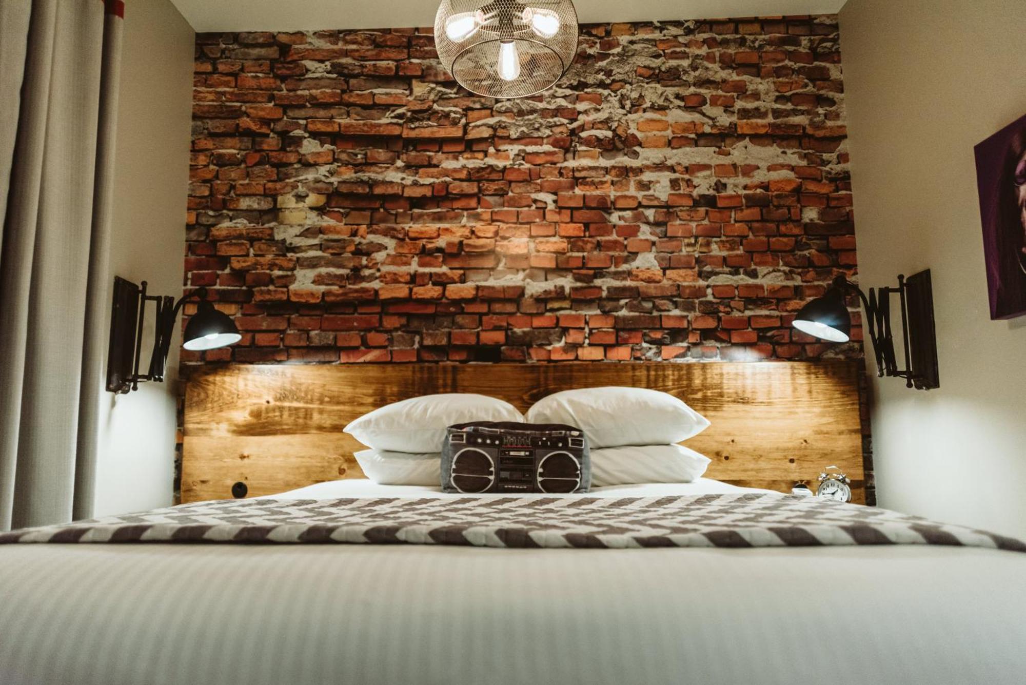 The Grove Hotel Kingsville Bagian luar foto