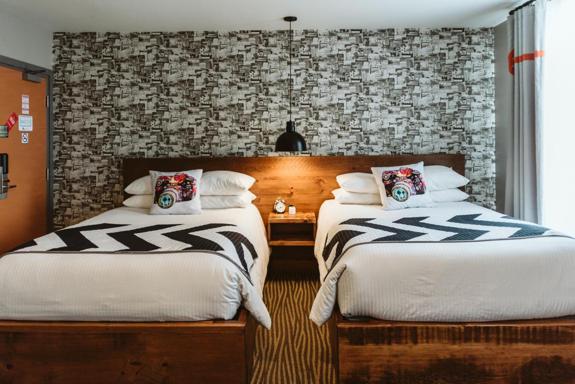The Grove Hotel Kingsville Bagian luar foto