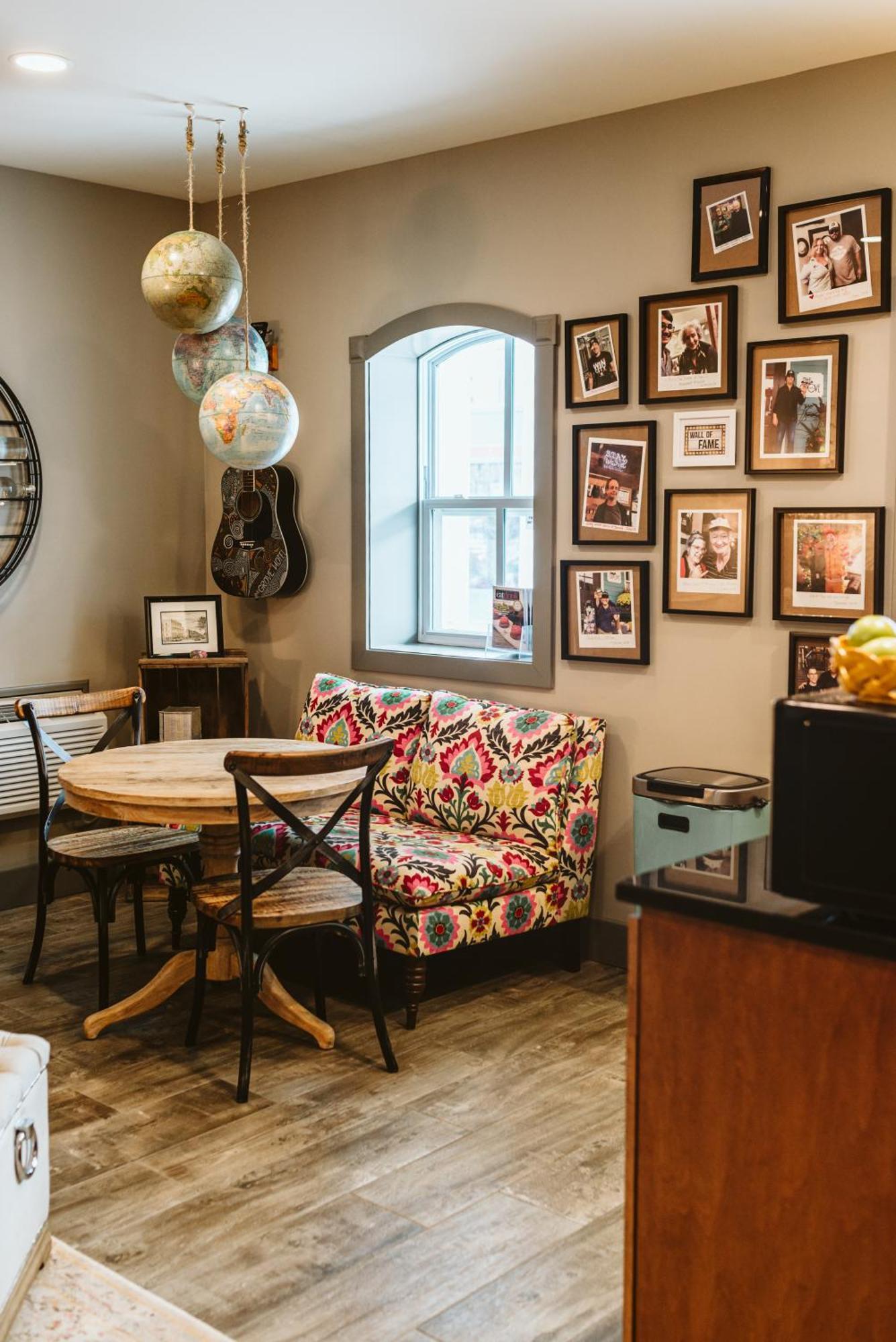 The Grove Hotel Kingsville Bagian luar foto